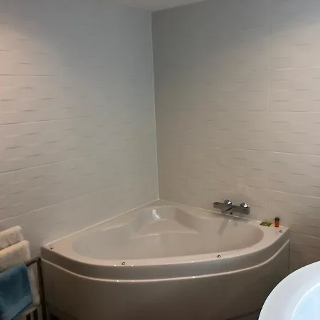 : 10km Metz - Renove Duplex 75m2 - Proximite A31 Et Toutes Commodites דירה *