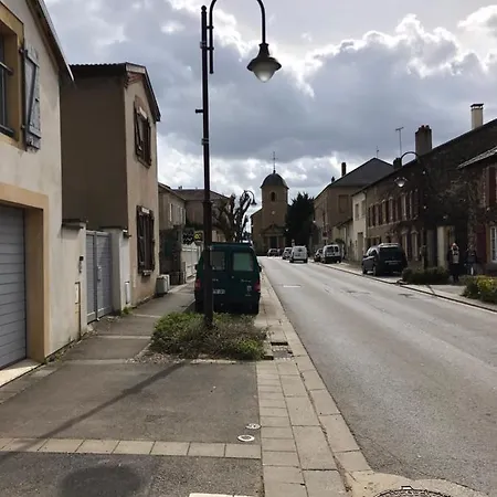 Apartmán : 10km Metz - Renove Duplex 75m2 - Proximite A31 Et Toutes Commodites Jouy-aux-Arches