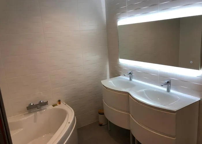 Apartmán : 10km Metz - Renove Duplex 75m2 - Proximite A31 Et Toutes Commodites *